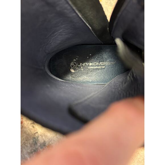 Unity In Diversity NWOT Liberty Shine Patent Leather Womens Combat Boots 8 Black - Picture 9 of 9